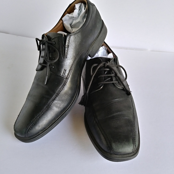 Clarks Other - Clarks Collection Black Oxford Soft Cushion Shoes